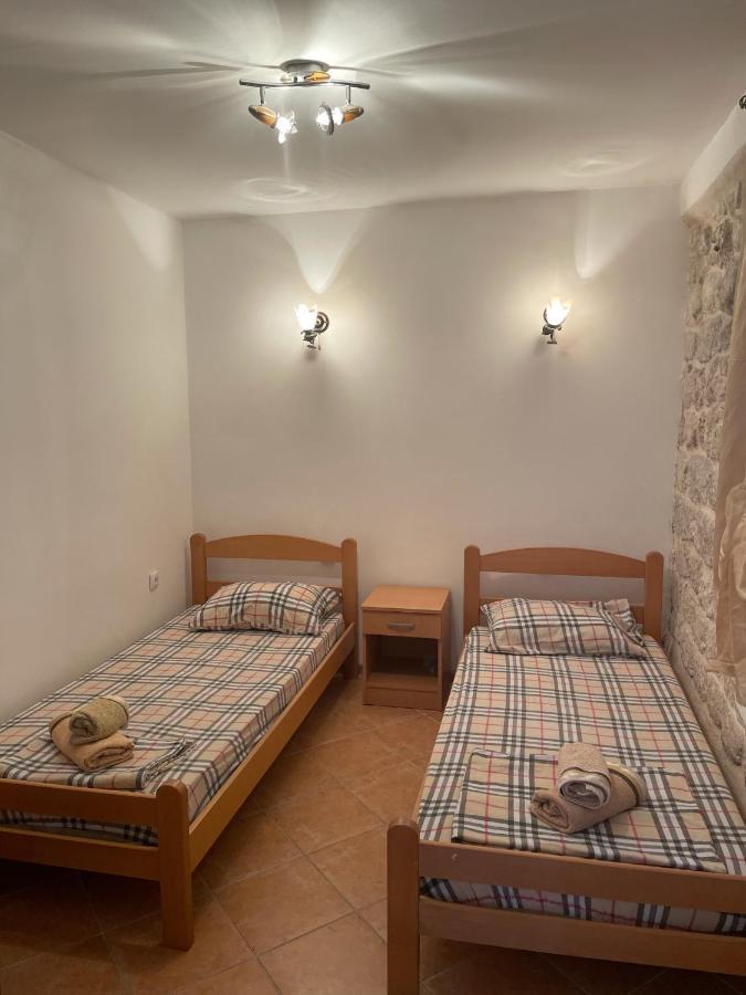 Cozy Little House Kotor Apartment Bagian luar foto